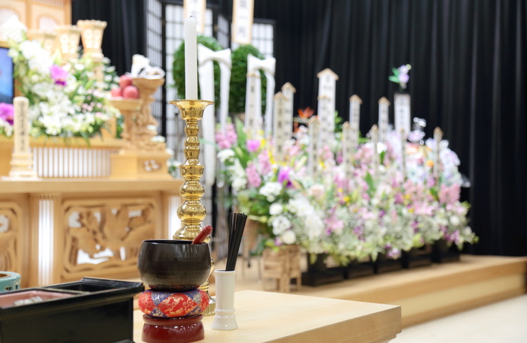 東京で有名な葬儀場はどこ？家族葬・一般葬の費用と特徴を比較